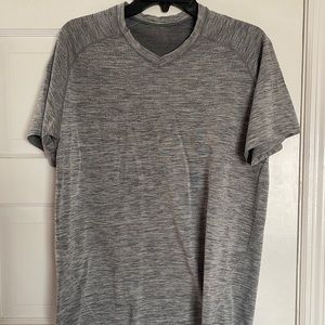 Lululemon metal vent v-neck tee